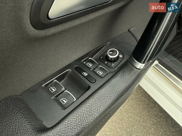 Білий Фольксваген CC / Passat CC, об'ємом двигуна 1.97 л та пробігом 206 тис. км за 7999 $, фото 7 на Automoto.ua