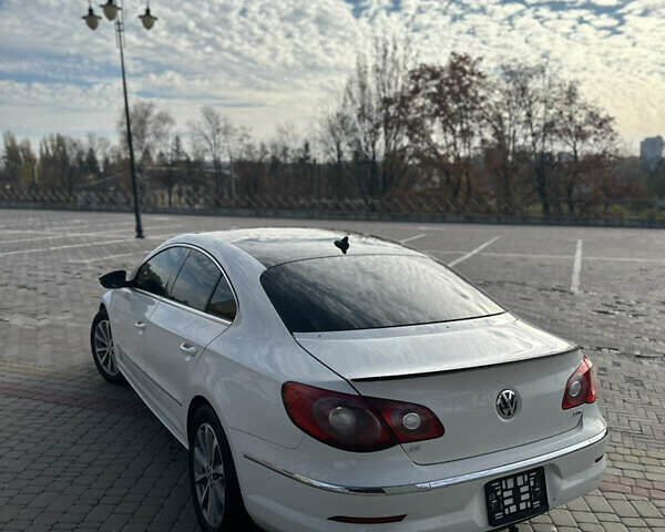Белый Фольксваген CC / Passat CC, объемом двигателя 2 л и пробегом 235 тыс. км за 8800 $, фото 2 на Automoto.ua