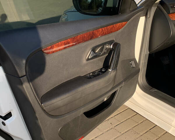 Білий Фольксваген CC / Passat CC, об'ємом двигуна 1.8 л та пробігом 162 тис. км за 9750 $, фото 14 на Automoto.ua