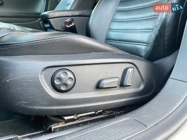 Фольксваген CC / Passat CC 2010 в Виннице на Automoto.ua Белый Фольксваген CC / Passat CC, объемом двигателя 1.98 л и пробегом 214 тыс. км за 7700 $, фото 15 на Automoto.ua