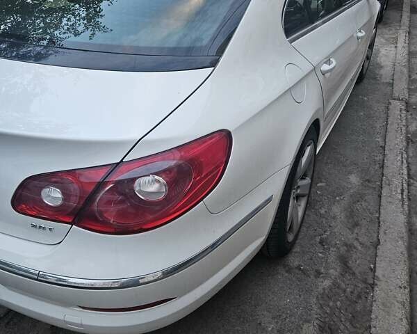 Белый Фольксваген CC / Passat CC, объемом двигателя 1.98 л и пробегом 171 тыс. км за 9300 $, фото 3 на Automoto.ua