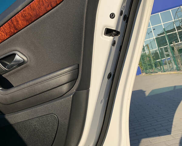 Белый Фольксваген CC / Passat CC, объемом двигателя 1.8 л и пробегом 162 тыс. км за 9250 $, фото 28 на Automoto.ua