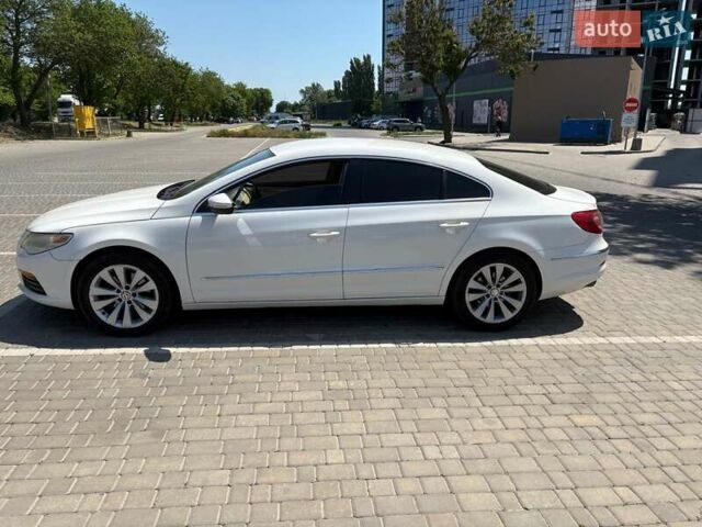 Белый Фольксваген CC / Passat CC, объемом двигателя 1.98 л и пробегом 200 тыс. км за 8000 $, фото 1 на Automoto.ua