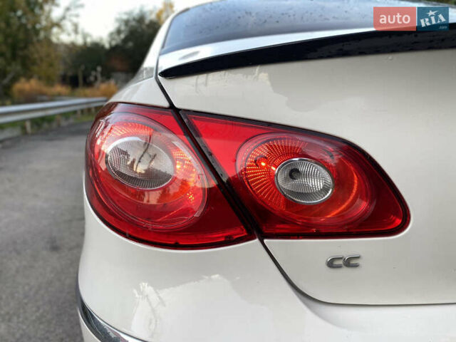 Фольксваген CC / Passat CC 2010 в Виннице на Automoto.ua Белый Фольксваген CC / Passat CC, объемом двигателя 1.98 л и пробегом 214 тыс. км за 7700 $, фото 5 на Automoto.ua