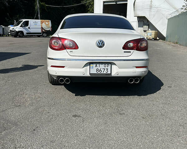 Белый Фольксваген CC / Passat CC, объемом двигателя 1.97 л и пробегом 307 тыс. км за 12000 $, фото 4 на Automoto.ua