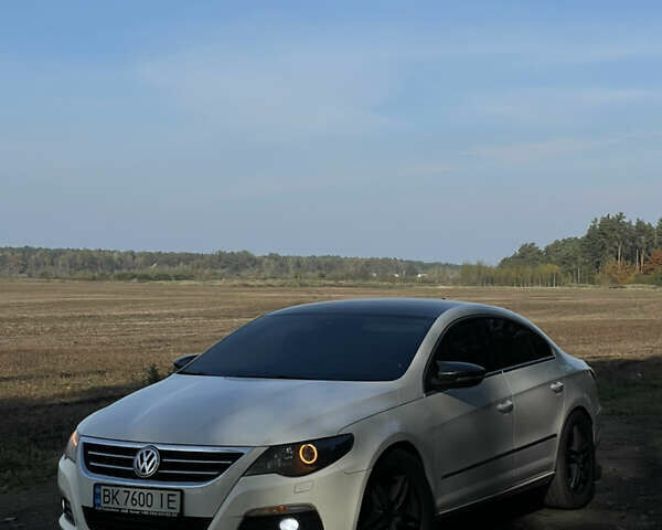 Белый Фольксваген CC / Passat CC, объемом двигателя 1.97 л и пробегом 304 тыс. км за 11500 $, фото 1 на Automoto.ua