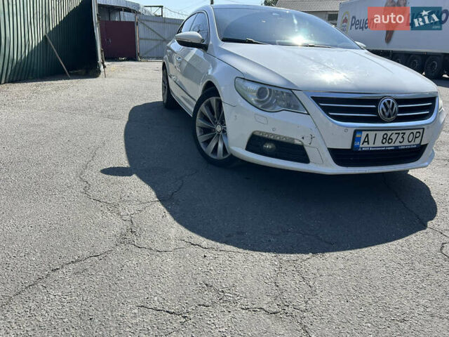 Белый Фольксваген CC / Passat CC, объемом двигателя 1.97 л и пробегом 307 тыс. км за 12000 $, фото 1 на Automoto.ua