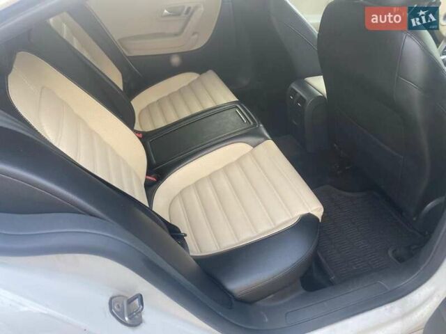 Белый Фольксваген CC / Passat CC, объемом двигателя 2 л и пробегом 318 тыс. км за 8500 $, фото 4 на Automoto.ua
