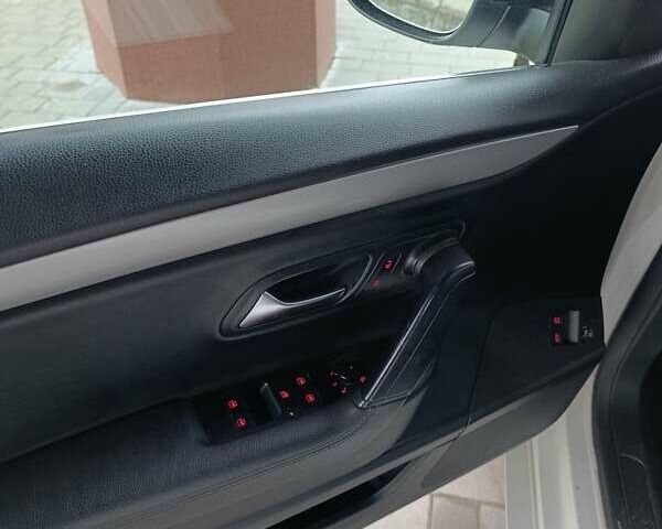 Білий Фольксваген CC / Passat CC, об'ємом двигуна 1.98 л та пробігом 247 тис. км за 7950 $, фото 7 на Automoto.ua
