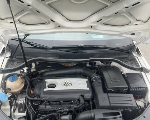 Белый Фольксваген CC / Passat CC, объемом двигателя 1.98 л и пробегом 330 тыс. км за 7600 $, фото 19 на Automoto.ua