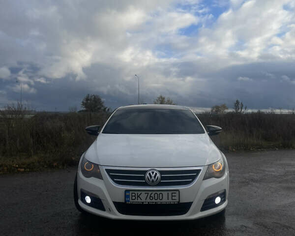 Білий Фольксваген CC / Passat CC, об'ємом двигуна 1.97 л та пробігом 302 тис. км за 12200 $, фото 1 на Automoto.ua