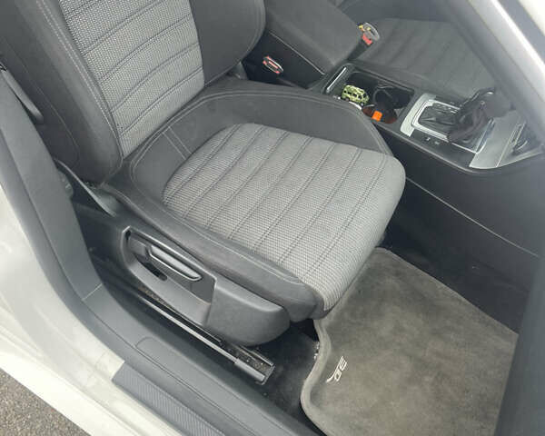 Белый Фольксваген CC / Passat CC, объемом двигателя 1.98 л и пробегом 330 тыс. км за 7600 $, фото 21 на Automoto.ua