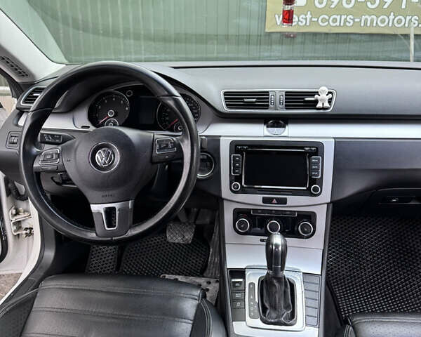 Білий Фольксваген CC / Passat CC, об'ємом двигуна 1.98 л та пробігом 187 тис. км за 8600 $, фото 23 на Automoto.ua