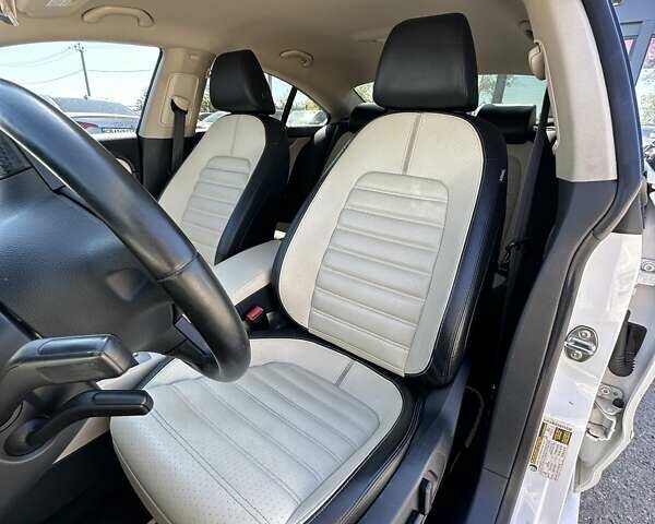 Белый Фольксваген CC / Passat CC, объемом двигателя 1.98 л и пробегом 148 тыс. км за 8900 $, фото 15 на Automoto.ua
