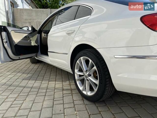 Белый Фольксваген CC / Passat CC, объемом двигателя 1.8 л и пробегом 127 тыс. км за 9900 $, фото 4 на Automoto.ua