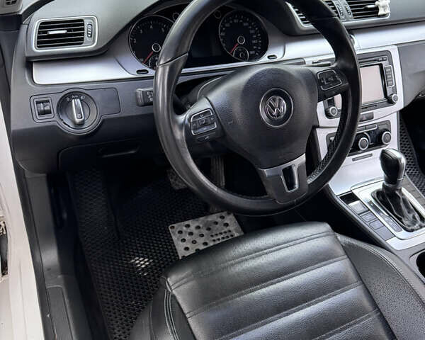 Білий Фольксваген CC / Passat CC, об'ємом двигуна 1.98 л та пробігом 187 тис. км за 8600 $, фото 25 на Automoto.ua