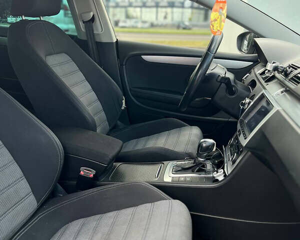 Белый Фольксваген CC / Passat CC, объемом двигателя 1.98 л и пробегом 330 тыс. км за 7600 $, фото 5 на Automoto.ua