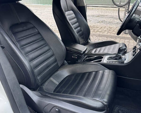 Білий Фольксваген CC / Passat CC, об'ємом двигуна 1.98 л та пробігом 187 тис. км за 8600 $, фото 21 на Automoto.ua