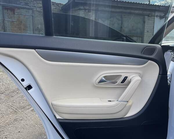 Білий Фольксваген CC / Passat CC, об'ємом двигуна 1.98 л та пробігом 282 тис. км за 7650 $, фото 13 на Automoto.ua