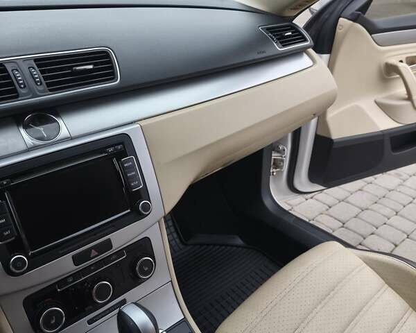 Білий Фольксваген CC / Passat CC, об'ємом двигуна 1.98 л та пробігом 254 тис. км за 7900 $, фото 21 на Automoto.ua