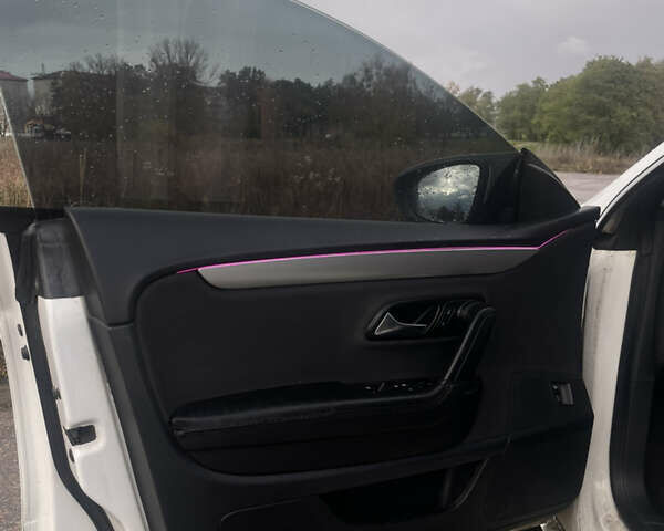 Білий Фольксваген CC / Passat CC, об'ємом двигуна 1.97 л та пробігом 302 тис. км за 12200 $, фото 9 на Automoto.ua