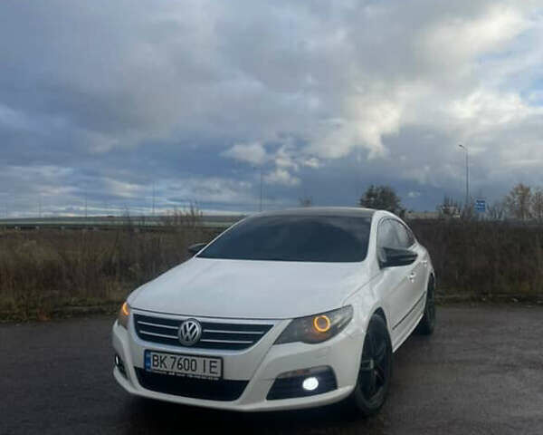 Белый Фольксваген CC / Passat CC, объемом двигателя 1.97 л и пробегом 304 тыс. км за 11500 $, фото 3 на Automoto.ua