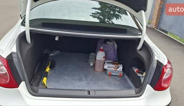 Белый Фольксваген CC / Passat CC, объемом двигателя 1.8 л и пробегом 211 тыс. км за 11200 $, фото 5 на Automoto.ua