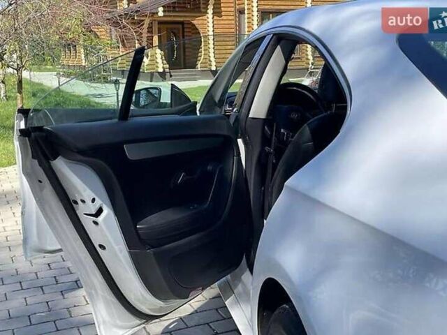 Белый Фольксваген CC / Passat CC, объемом двигателя 1.98 л и пробегом 250 тыс. км за 8500 $, фото 10 на Automoto.ua