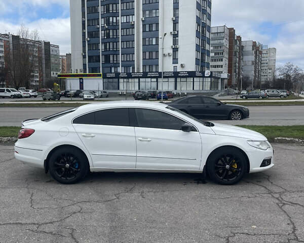 Белый Фольксваген CC / Passat CC, объемом двигателя 1.98 л и пробегом 330 тыс. км за 7600 $, фото 12 на Automoto.ua