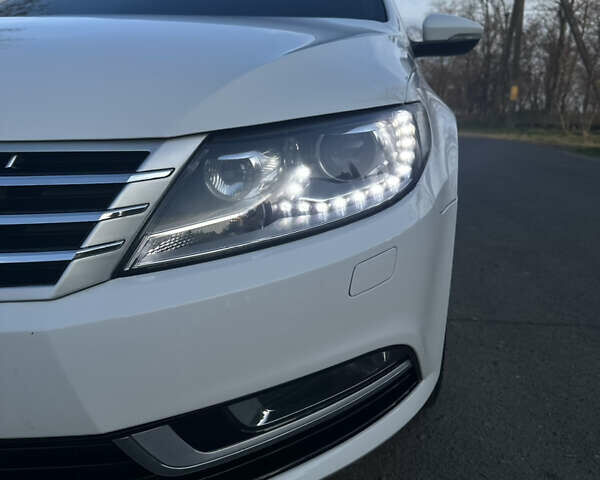 Белый Фольксваген CC / Passat CC, объемом двигателя 1.98 л и пробегом 244 тыс. км за 10000 $, фото 33 на Automoto.ua