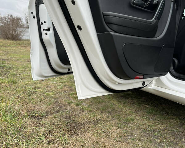 Білий Фольксваген CC / Passat CC, об'ємом двигуна 1.8 л та пробігом 99 тис. км за 11300 $, фото 18 на Automoto.ua