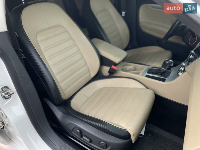 Білий Фольксваген CC / Passat CC, об'ємом двигуна 1.98 л та пробігом 234 тис. км за 9900 $, фото 24 на Automoto.ua