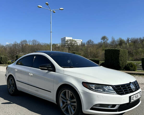 Белый Фольксваген CC / Passat CC, объемом двигателя 2 л и пробегом 153 тыс. км за 11700 $, фото 1 на Automoto.ua