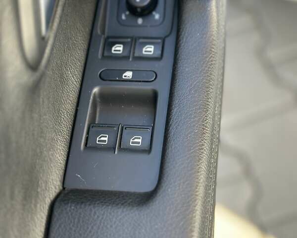 Белый Фольксваген CC / Passat CC, объемом двигателя 1.98 л и пробегом 211 тыс. км за 11000 $, фото 46 на Automoto.ua