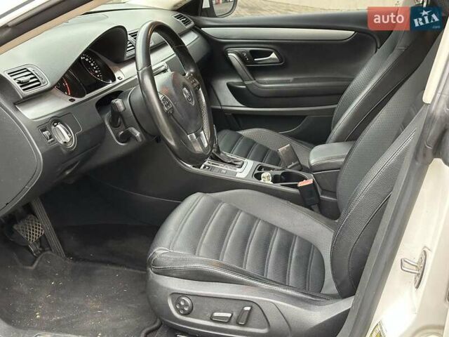 Білий Фольксваген CC / Passat CC, об'ємом двигуна 2 л та пробігом 223 тис. км за 11440 $, фото 12 на Automoto.ua