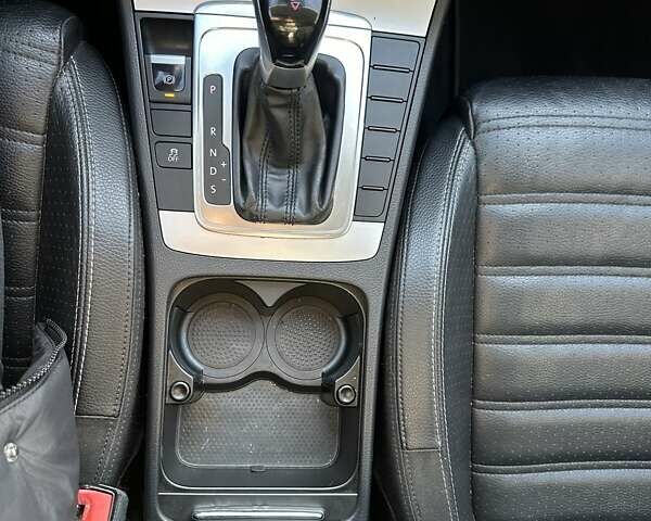 Белый Фольксваген CC / Passat CC, объемом двигателя 1.98 л и пробегом 211 тыс. км за 11000 $, фото 50 на Automoto.ua