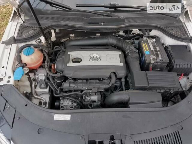 Білий Фольксваген CC / Passat CC, об'ємом двигуна 2 л та пробігом 220 тис. км за 10700 $, фото 19 на Automoto.ua