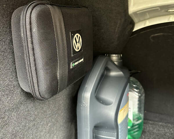 Белый Фольксваген CC / Passat CC, объемом двигателя 1.98 л и пробегом 150 тыс. км за 11500 $, фото 8 на Automoto.ua