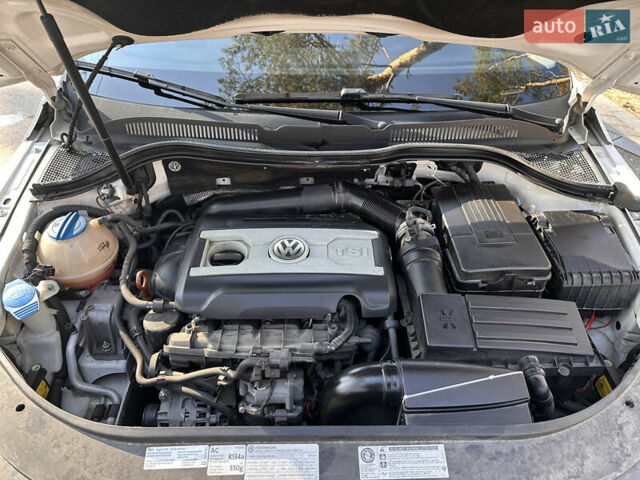 Белый Фольксваген CC / Passat CC, объемом двигателя 2 л и пробегом 150 тыс. км за 10100 $, фото 21 на Automoto.ua