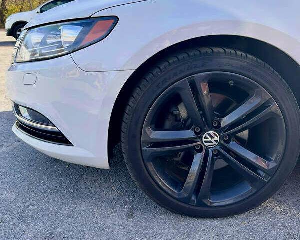 Белый Фольксваген CC / Passat CC, объемом двигателя 2 л и пробегом 150 тыс. км за 10100 $, фото 6 на Automoto.ua