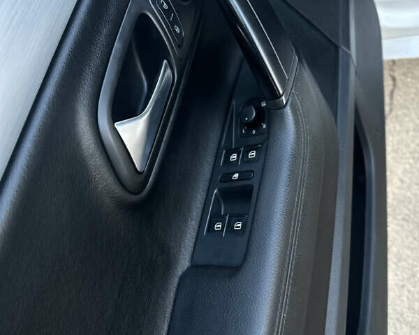 Белый Фольксваген CC / Passat CC, объемом двигателя 1.98 л и пробегом 244 тыс. км за 10000 $, фото 35 на Automoto.ua