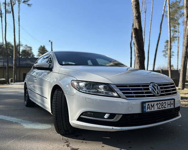 Белый Фольксваген CC / Passat CC, объемом двигателя 2 л и пробегом 150 тыс. км за 10100 $, фото 4 на Automoto.ua