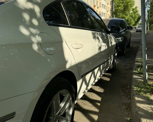 Белый Фольксваген CC / Passat CC, объемом двигателя 1.98 л и пробегом 186 тыс. км за 10400 $, фото 9 на Automoto.ua