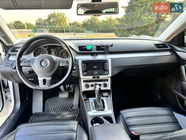 Белый Фольксваген CC / Passat CC, объемом двигателя 1.98 л и пробегом 182 тыс. км за 10800 $, фото 10 на Automoto.ua