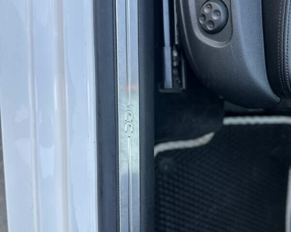 Белый Фольксваген CC / Passat CC, объемом двигателя 1.98 л и пробегом 244 тыс. км за 10000 $, фото 13 на Automoto.ua