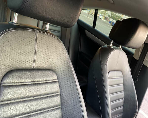 Білий Фольксваген CC / Passat CC, об'ємом двигуна 1.98 л та пробігом 182 тис. км за 12999 $, фото 13 на Automoto.ua