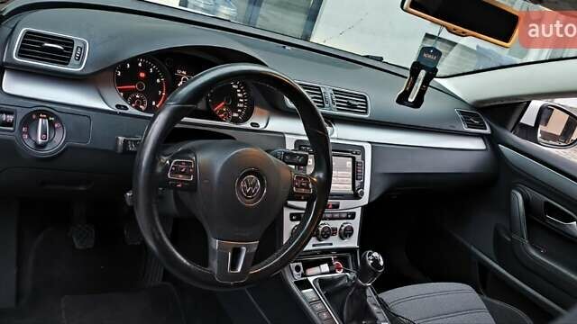 Белый Фольксваген CC / Passat CC, объемом двигателя 1.8 л и пробегом 191 тыс. км за 9500 $, фото 2 на Automoto.ua