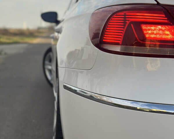 Белый Фольксваген CC / Passat CC, объемом двигателя 1.98 л и пробегом 244 тыс. км за 10000 $, фото 1 на Automoto.ua