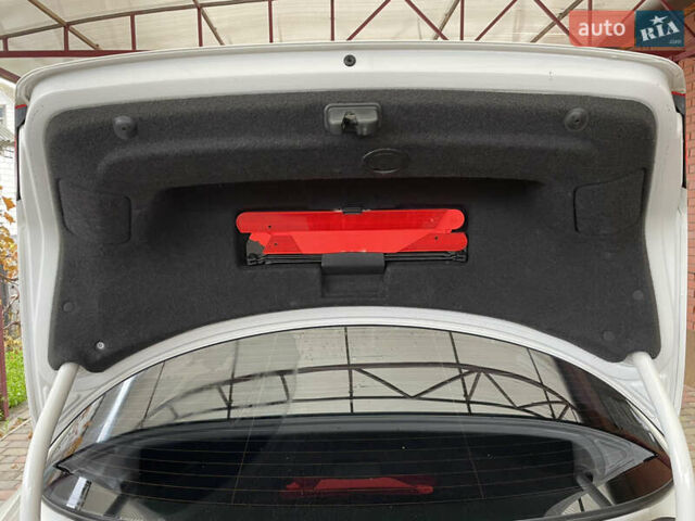 Белый Фольксваген CC / Passat CC, объемом двигателя 1.8 л и пробегом 234 тыс. км за 10900 $, фото 15 на Automoto.ua