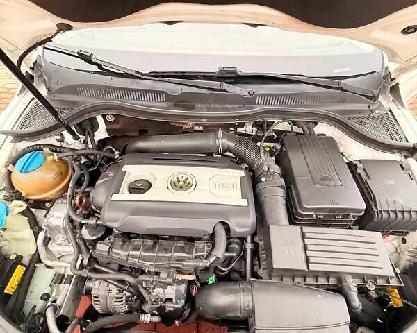 Белый Фольксваген CC / Passat CC, объемом двигателя 1.98 л и пробегом 225 тыс. км за 10500 $, фото 10 на Automoto.ua